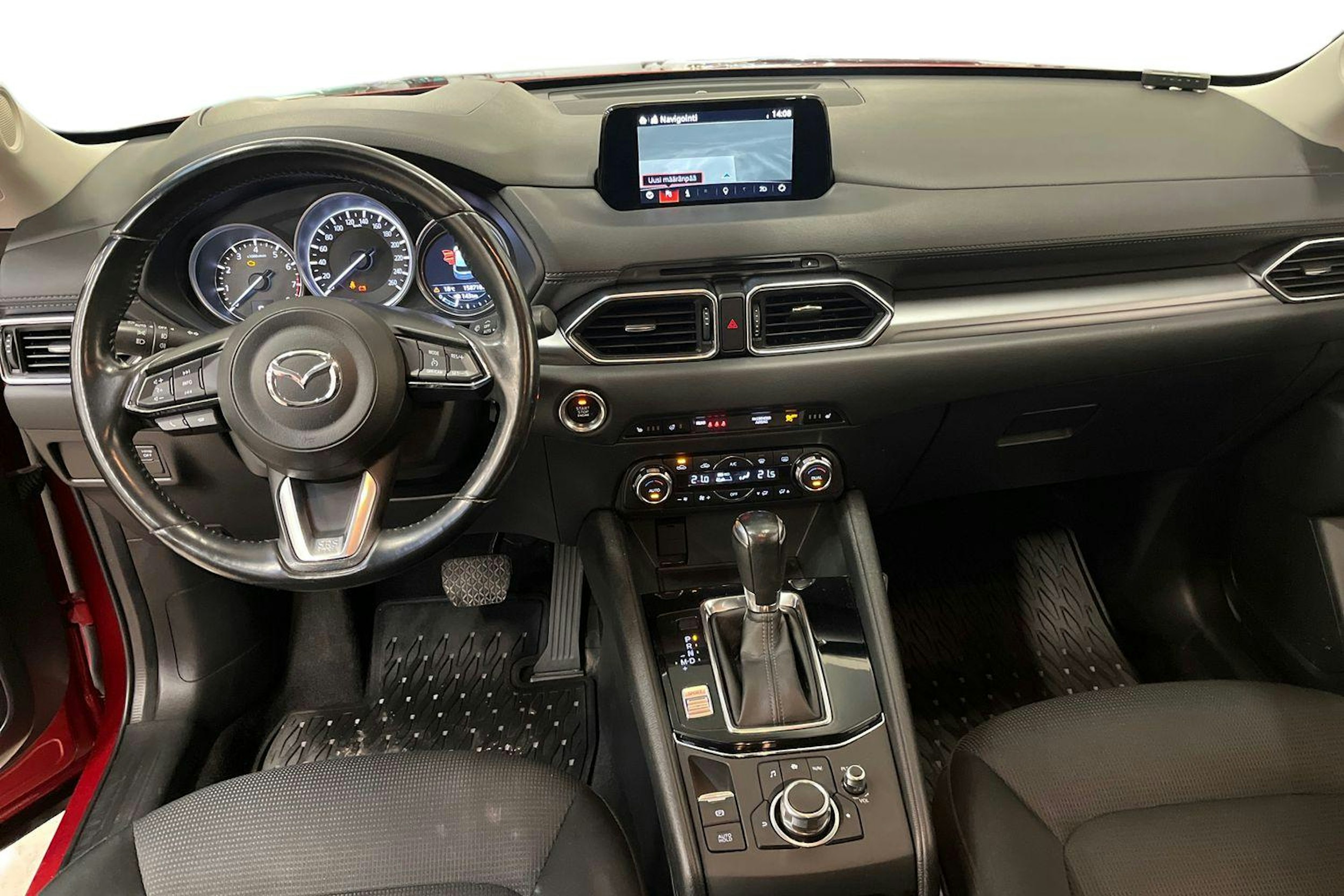punainen Mazda CX-5 2018 kuva 9.