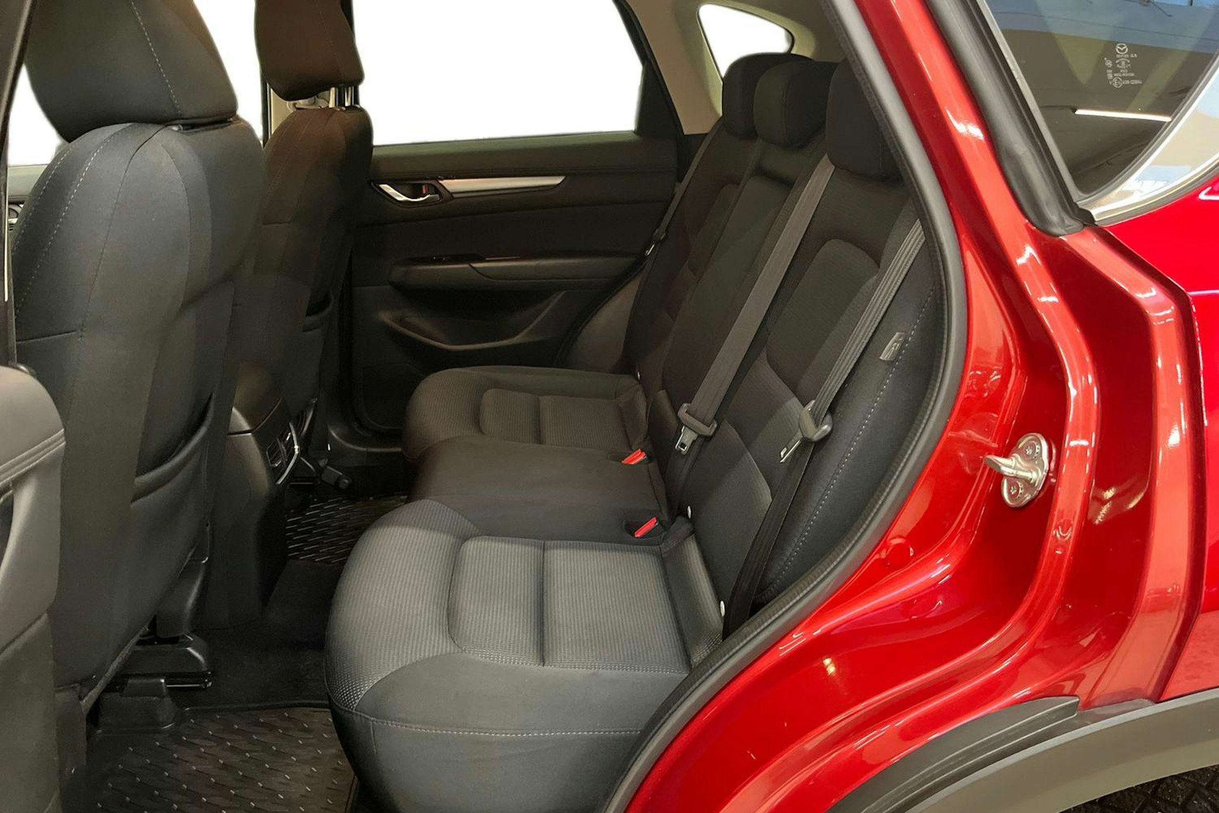 punainen Mazda CX-5 2018 kuva 10.