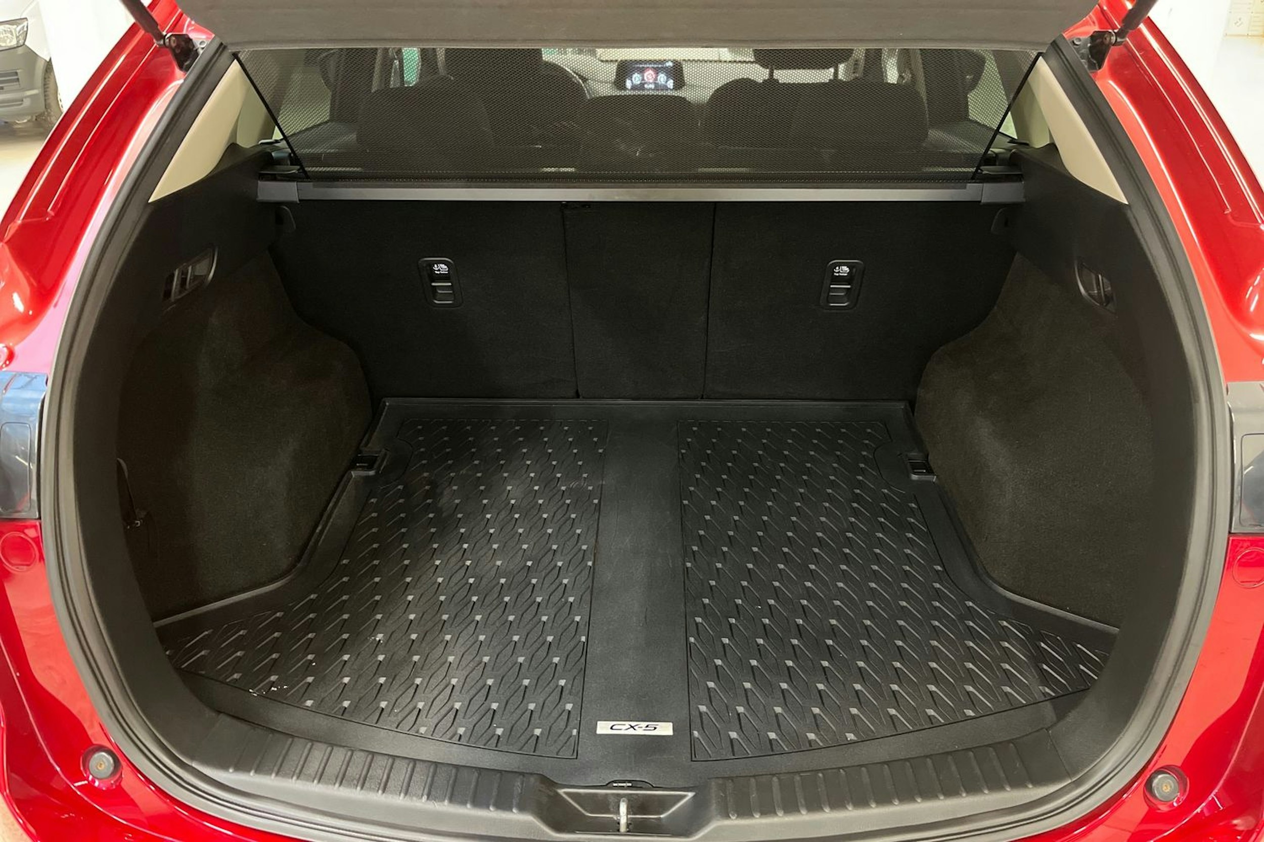 punainen Mazda CX-5 2018 kuva 14.