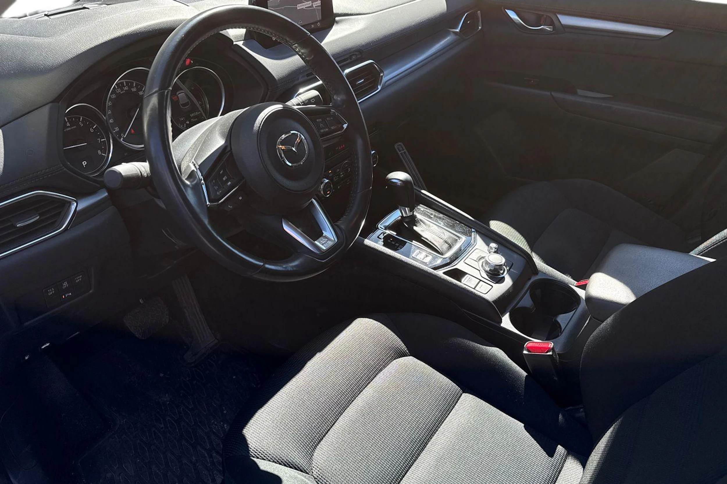harmaa Mazda CX-5 2018 kuva 3.