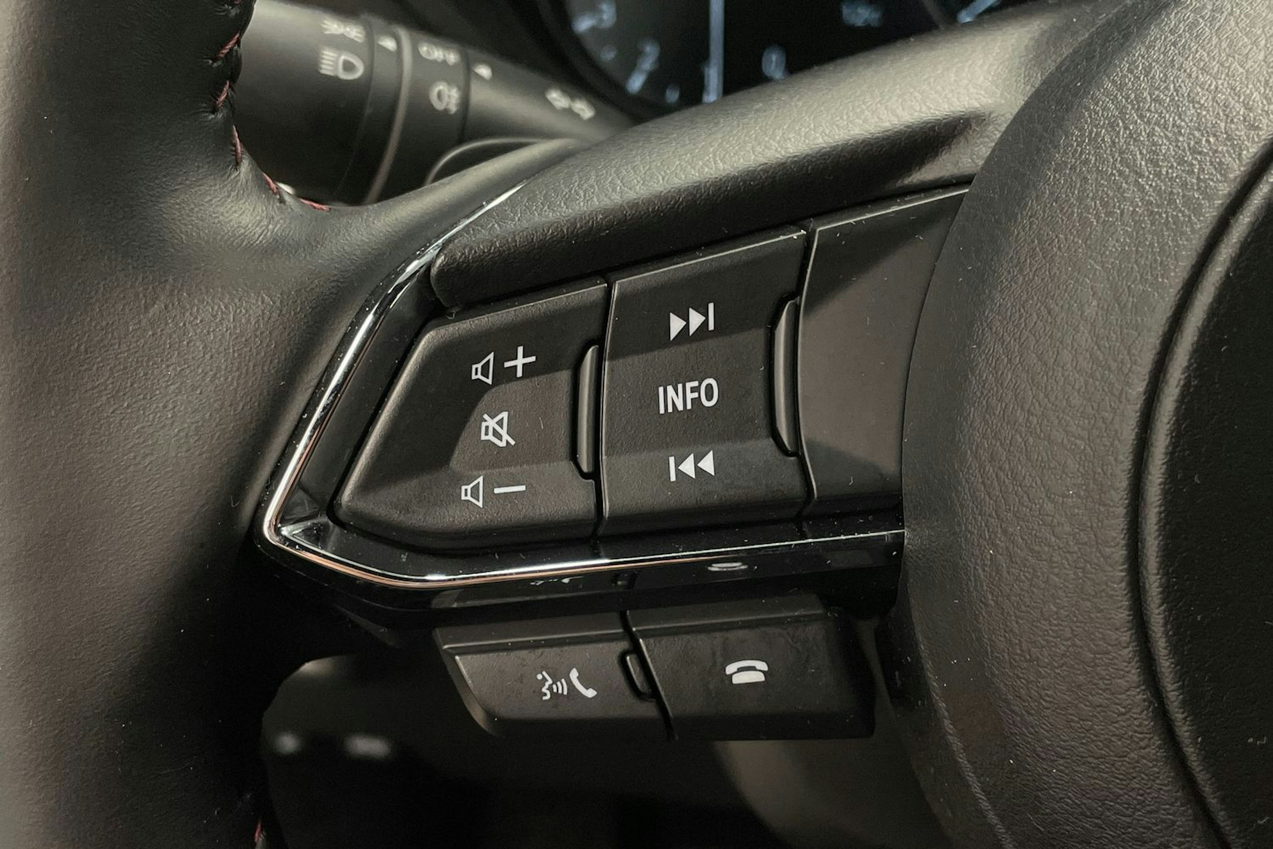 Sininen Mazda cx-5 2023 kuva 18.