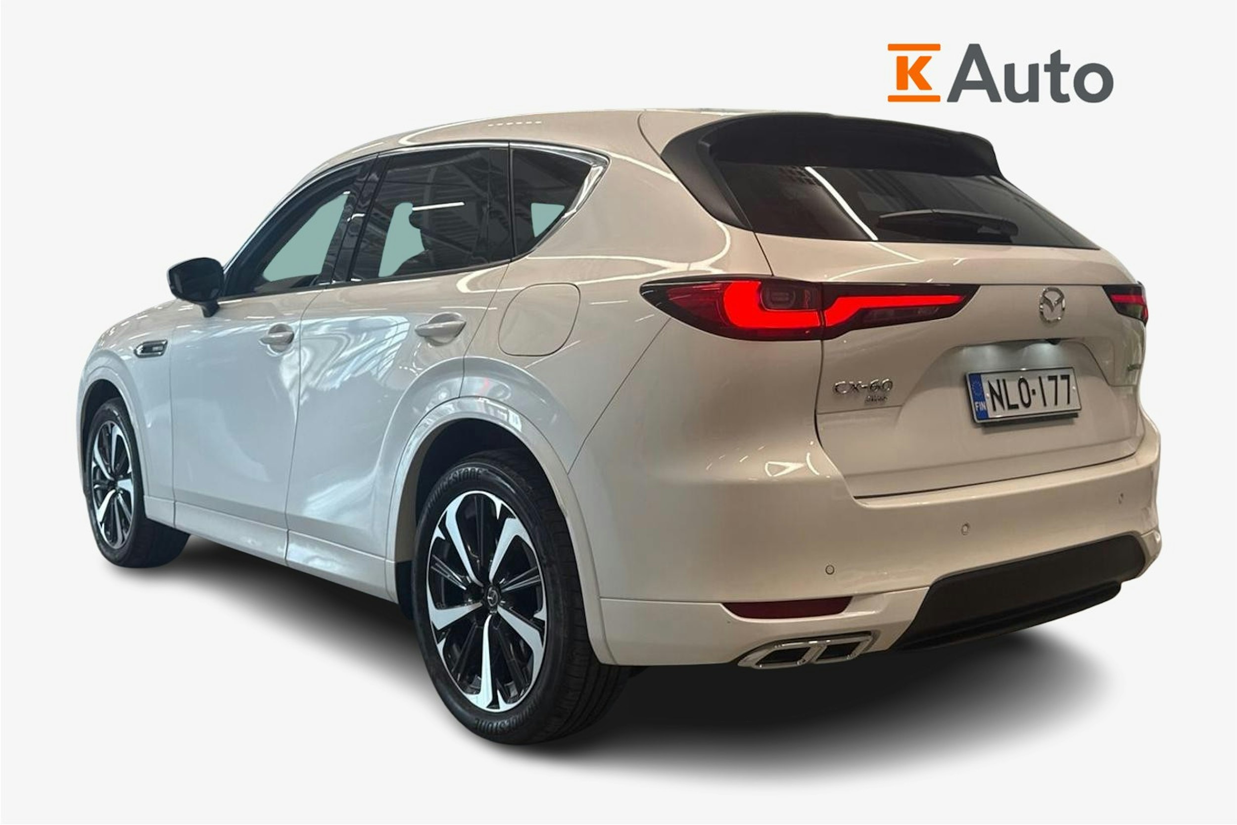 valkoinen Mazda CX-60 2023 kuva 2.
