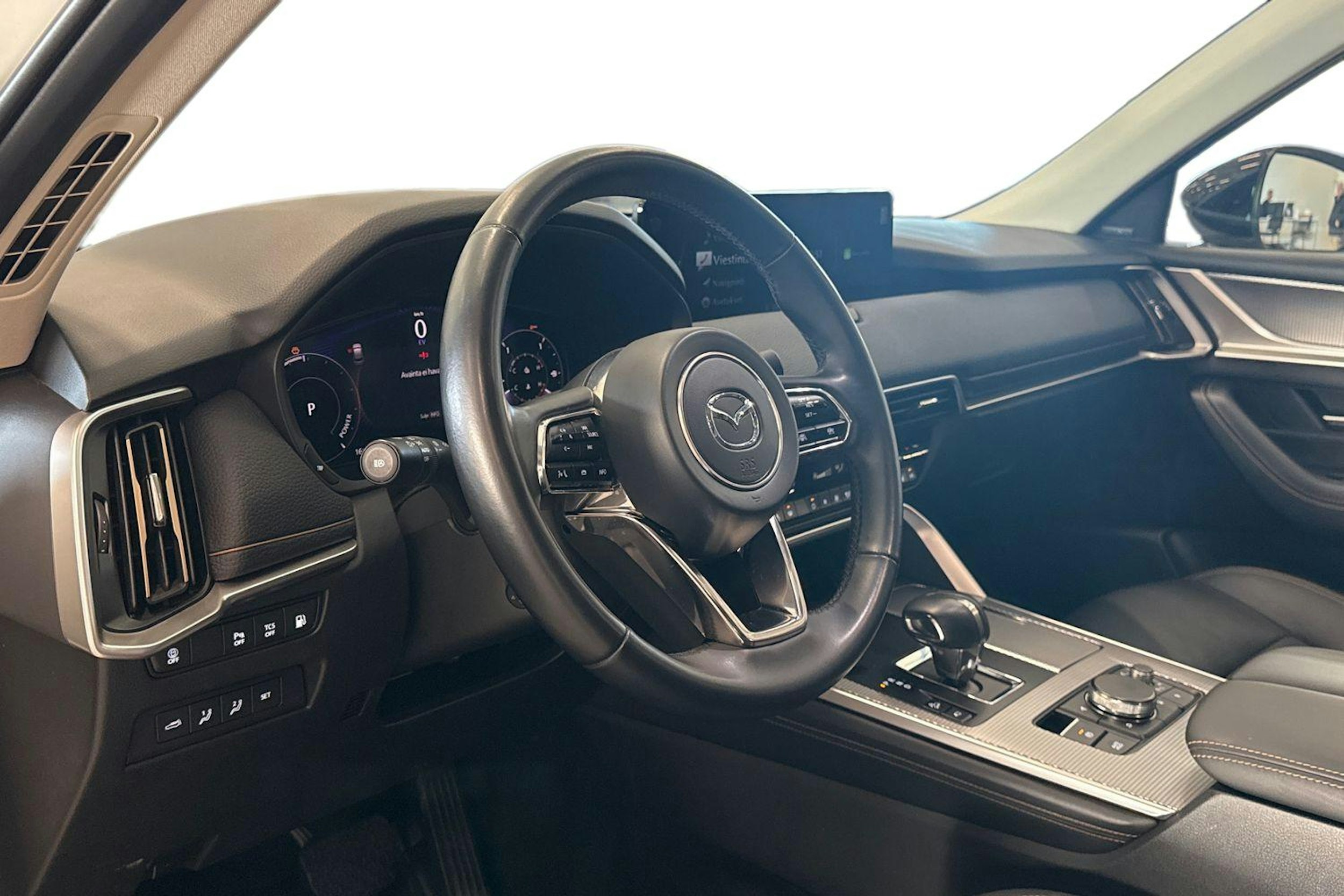 valkoinen Mazda CX-60 2023 kuva 7.