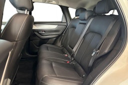 valkoinen Mazda CX-60 2023 kuva 10.