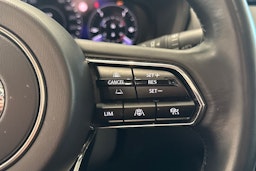 valkoinen Mazda CX-60 2023 kuva 16.