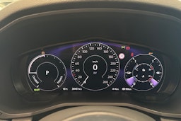 valkoinen Mazda CX-60 2023 kuva 17.