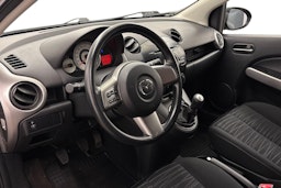 musta Mazda 2 2011 kuva 7.