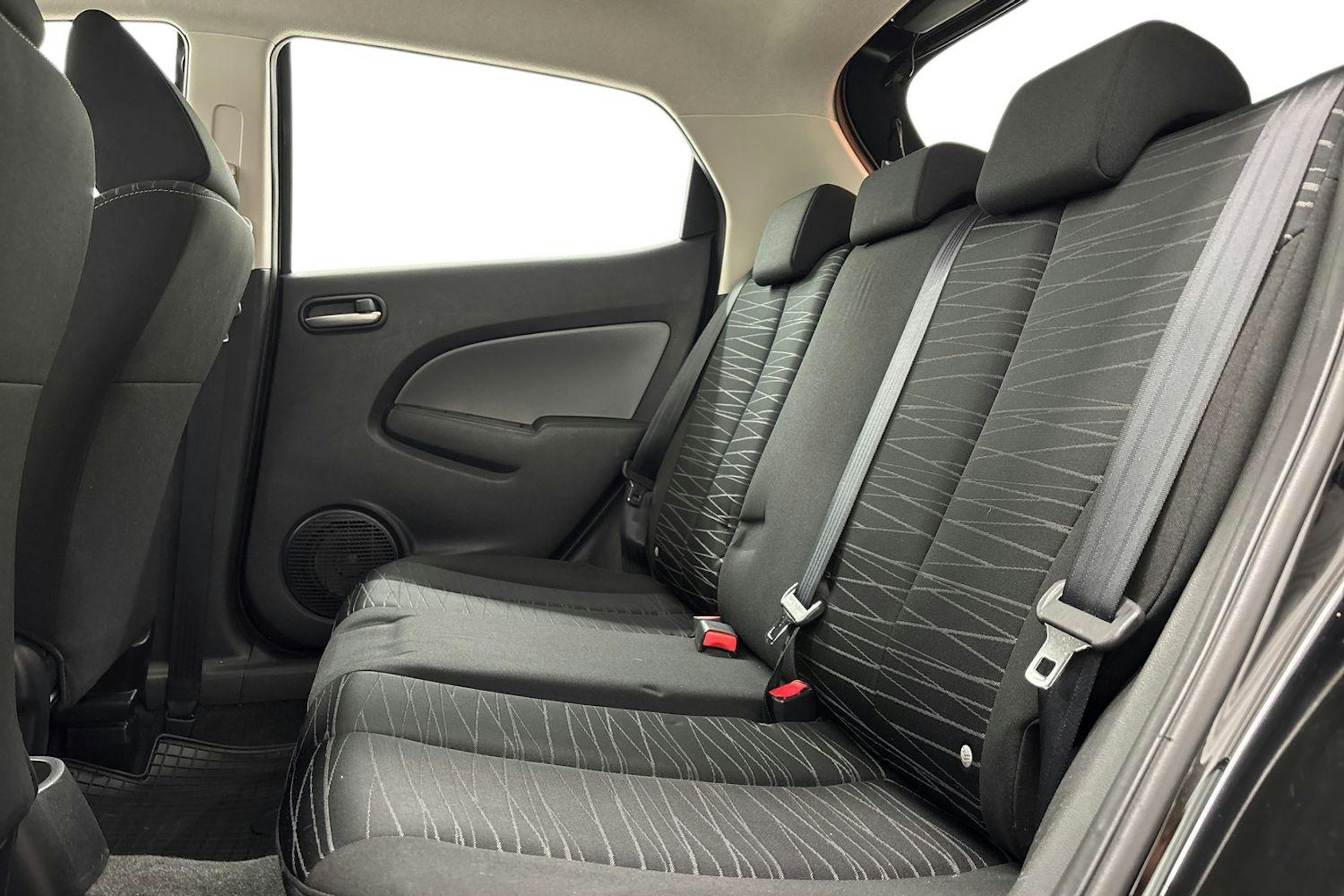 musta Mazda 2 2011 kuva 10.