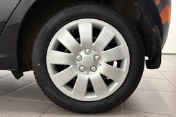 musta Mazda 2 2011 kuva 11.