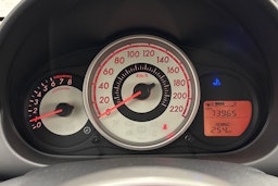 musta Mazda 2 2011 kuva 17.