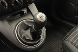 musta Mazda 2 2011 kuva 18.