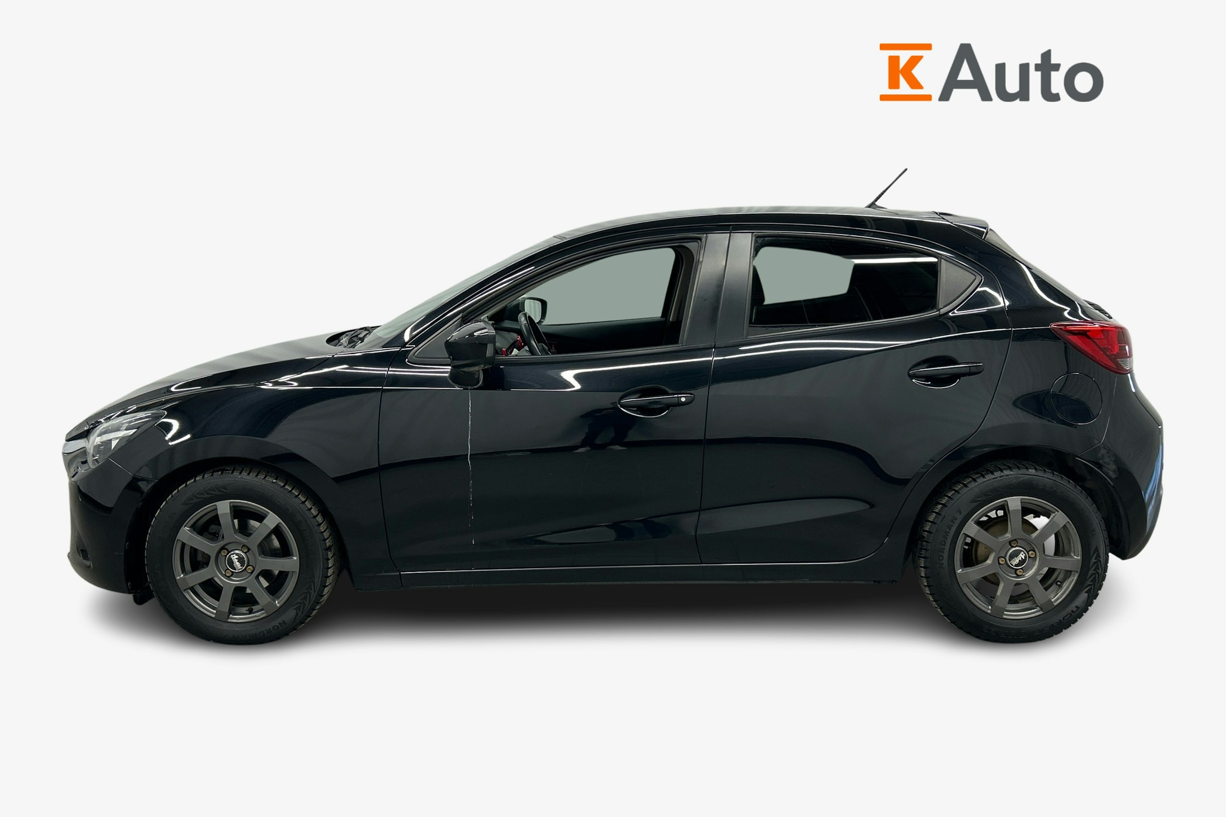 musta Mazda 2 2015 kuva 5.