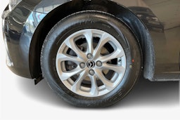 musta Mazda 2 2017 kuva 11.