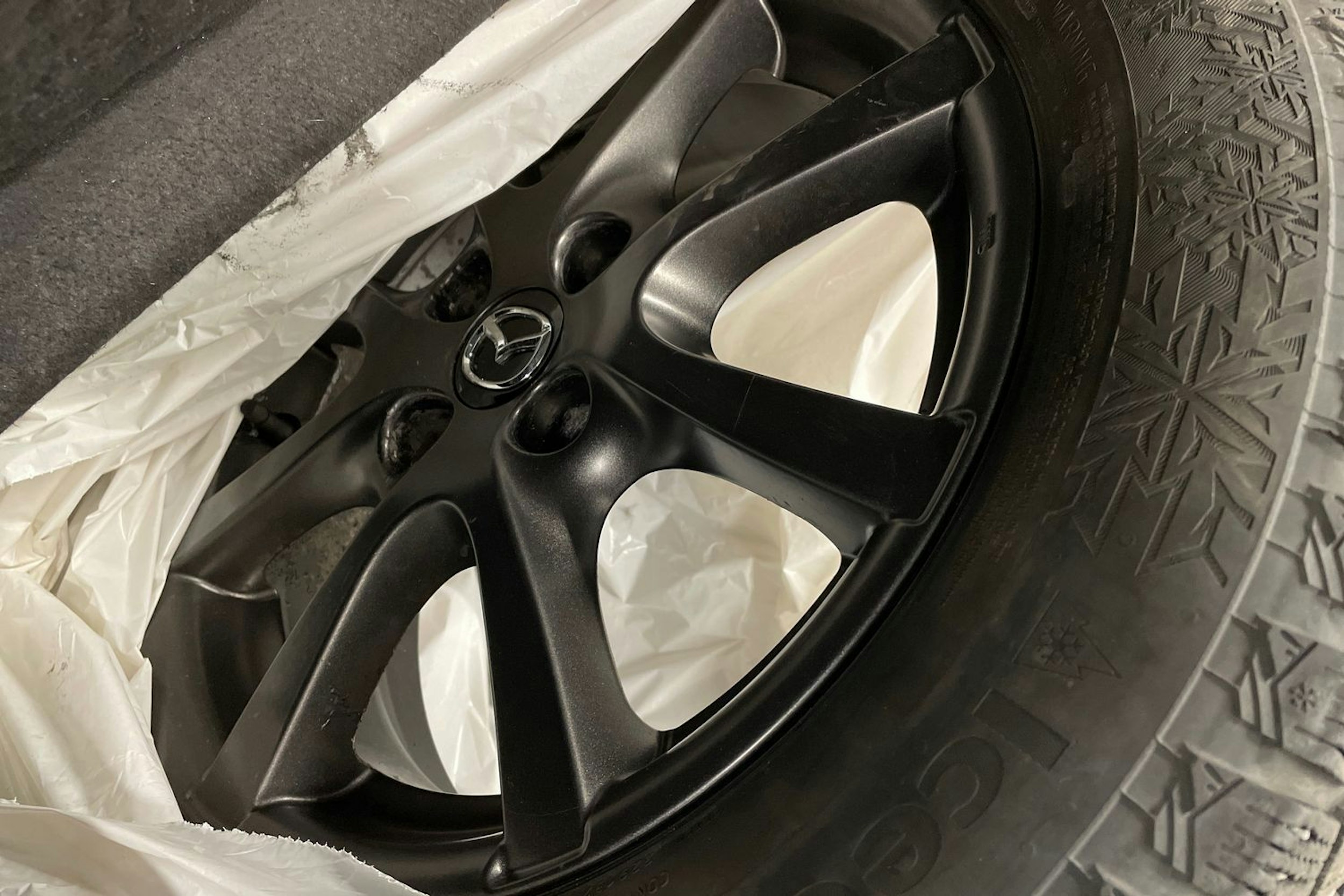 musta Mazda 2 2017 kuva 15.