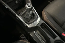 Punainen Mazda 2 2020 kuva 18.