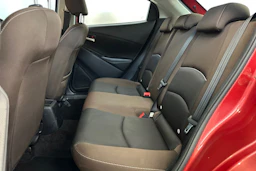 Punainen Mazda 2 2020 kuva 20.