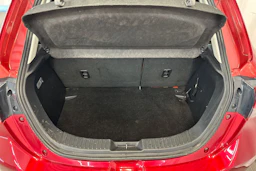 Punainen Mazda 2 2020 kuva 21.