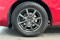 Punainen Mazda 2 2020 kuva 22.