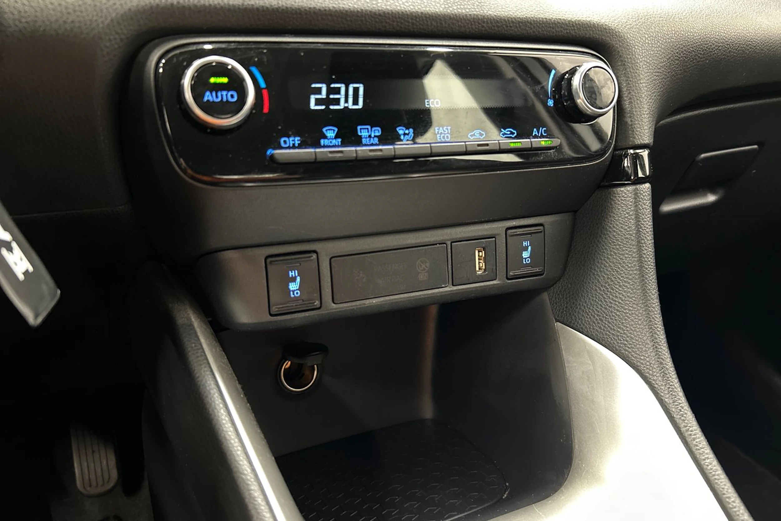 hopea Mazda Mazda2 Hybrid 2023 kuva 18.