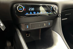 hopea Mazda Mazda2 Hybrid 2023 kuva 18.