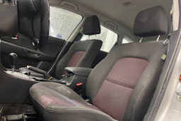 Harmaa Mazda 3 2004 kuva 11.