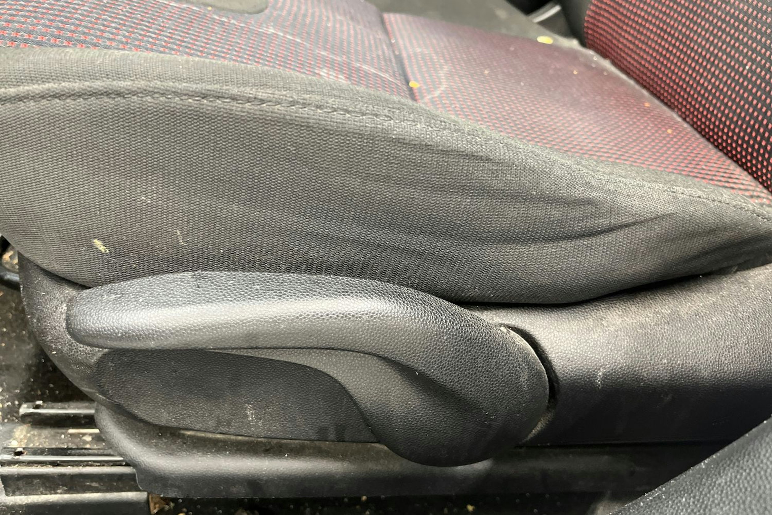 Harmaa Mazda 3 2004 kuva 12.