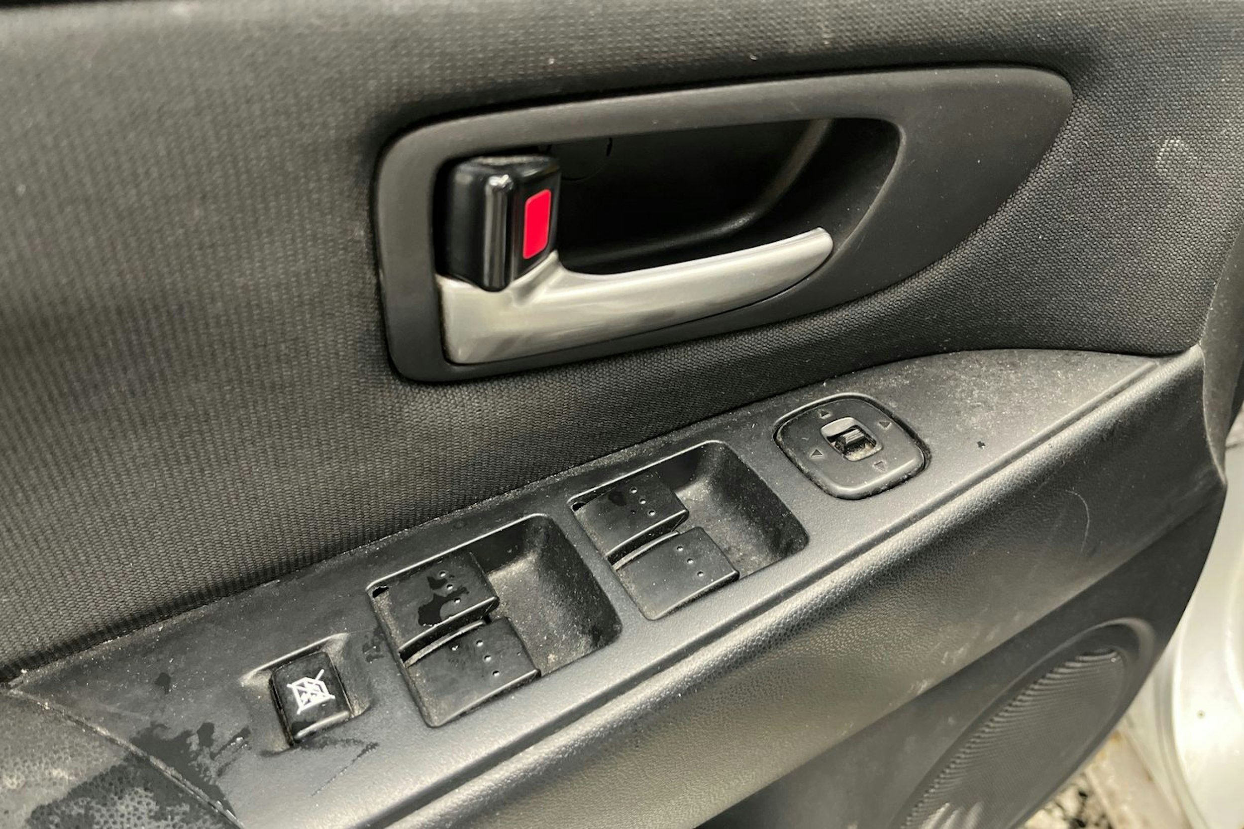 Harmaa Mazda 3 2004 kuva 13.