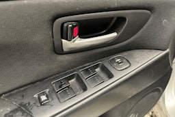 Harmaa Mazda 3 2004 kuva 13.