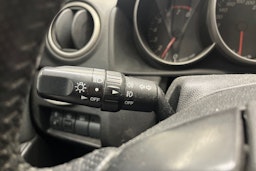 Harmaa Mazda 3 2004 kuva 18.