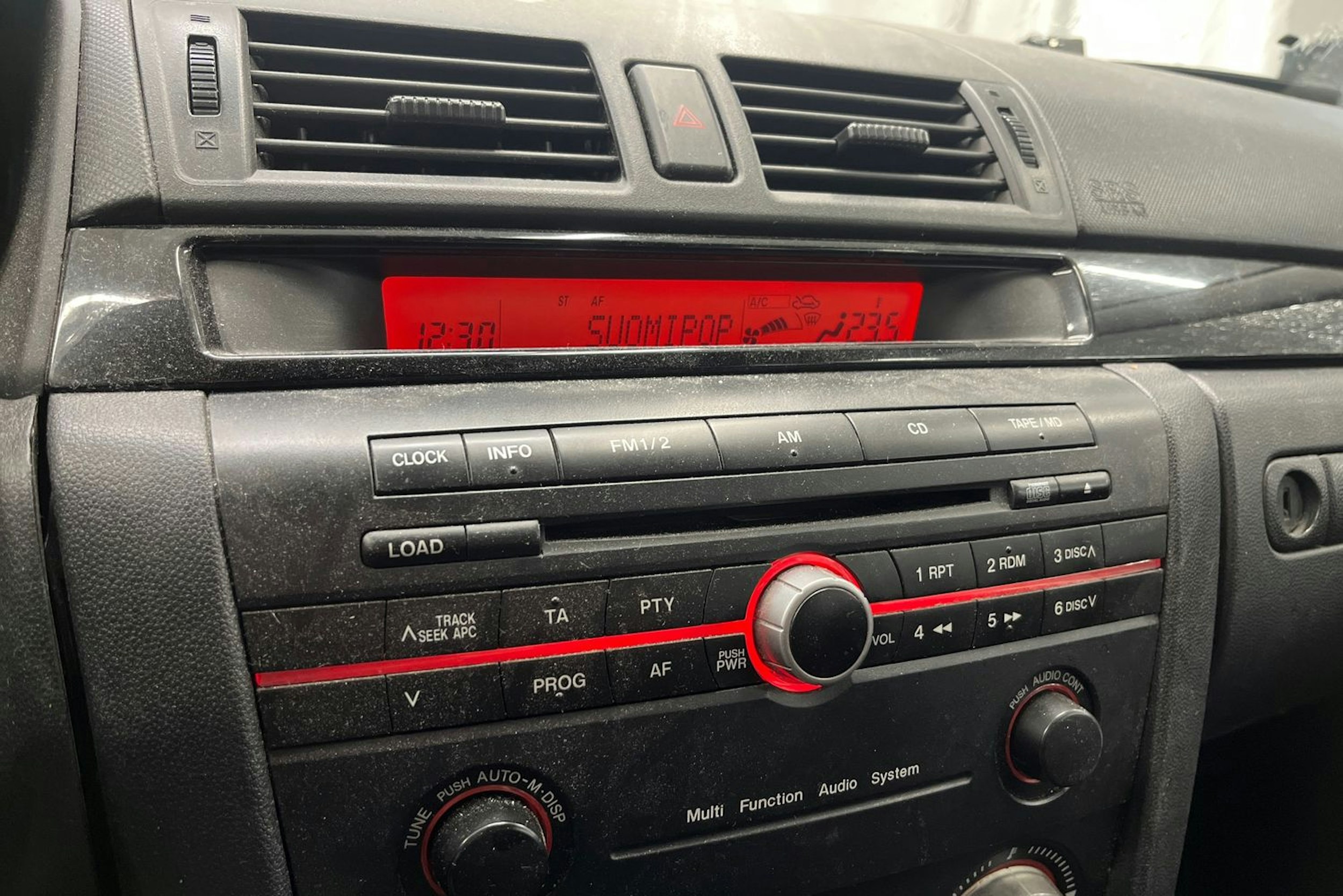 Harmaa Mazda 3 2004 kuva 19.