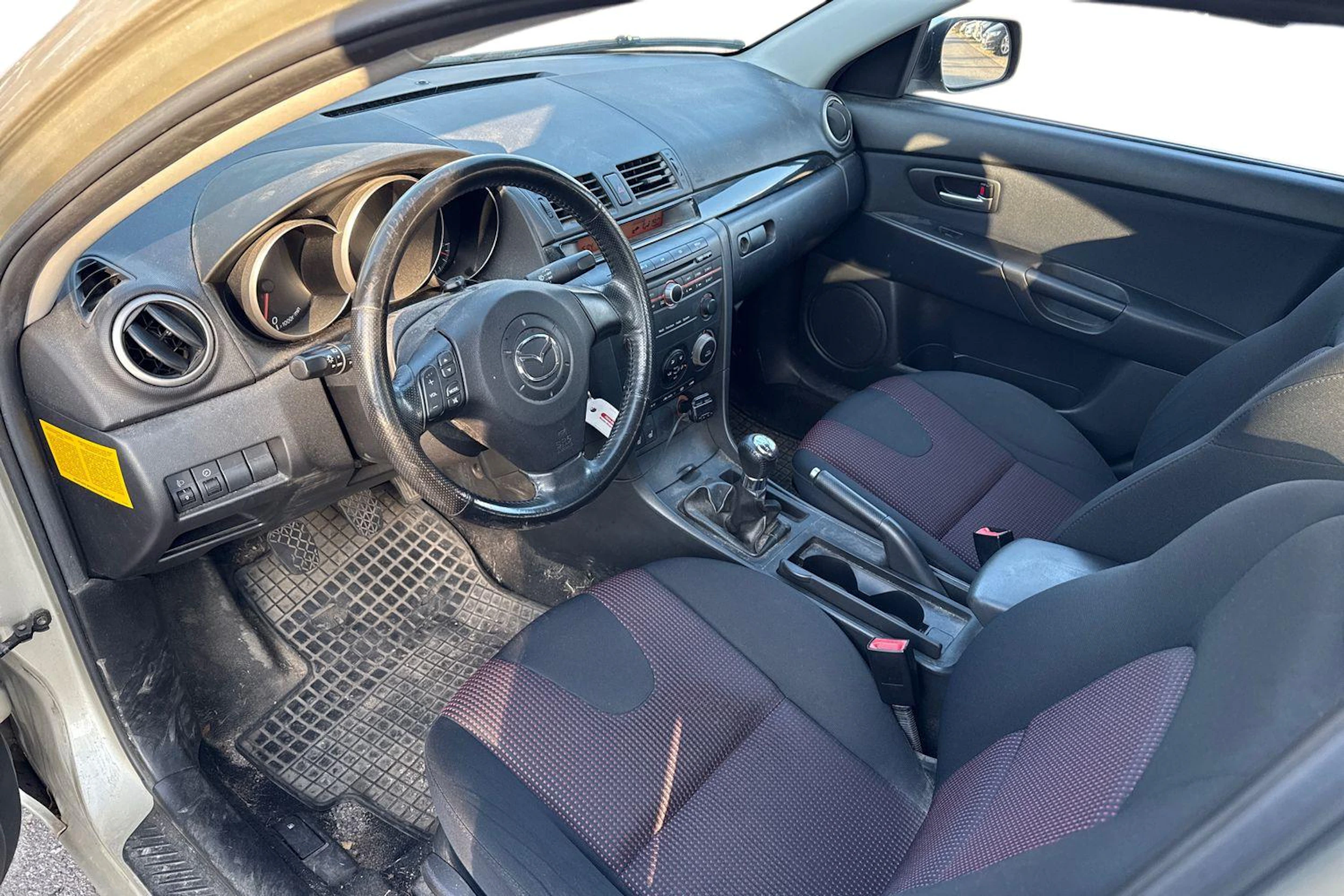 ruskea (beige) Mazda 3 2005 kuva 6.