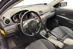 Musta Mazda 3 2006 kuva 6.