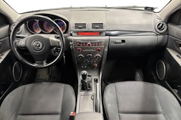 Musta Mazda 3 2006 kuva 7.