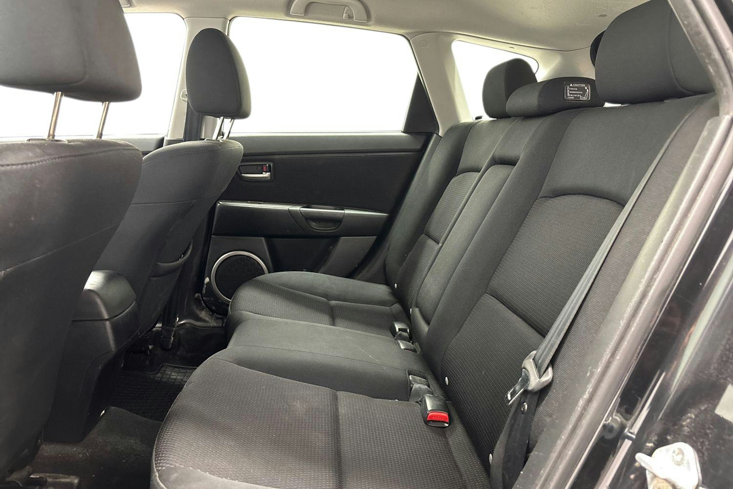 Musta Mazda 3 2006 kuva 8.