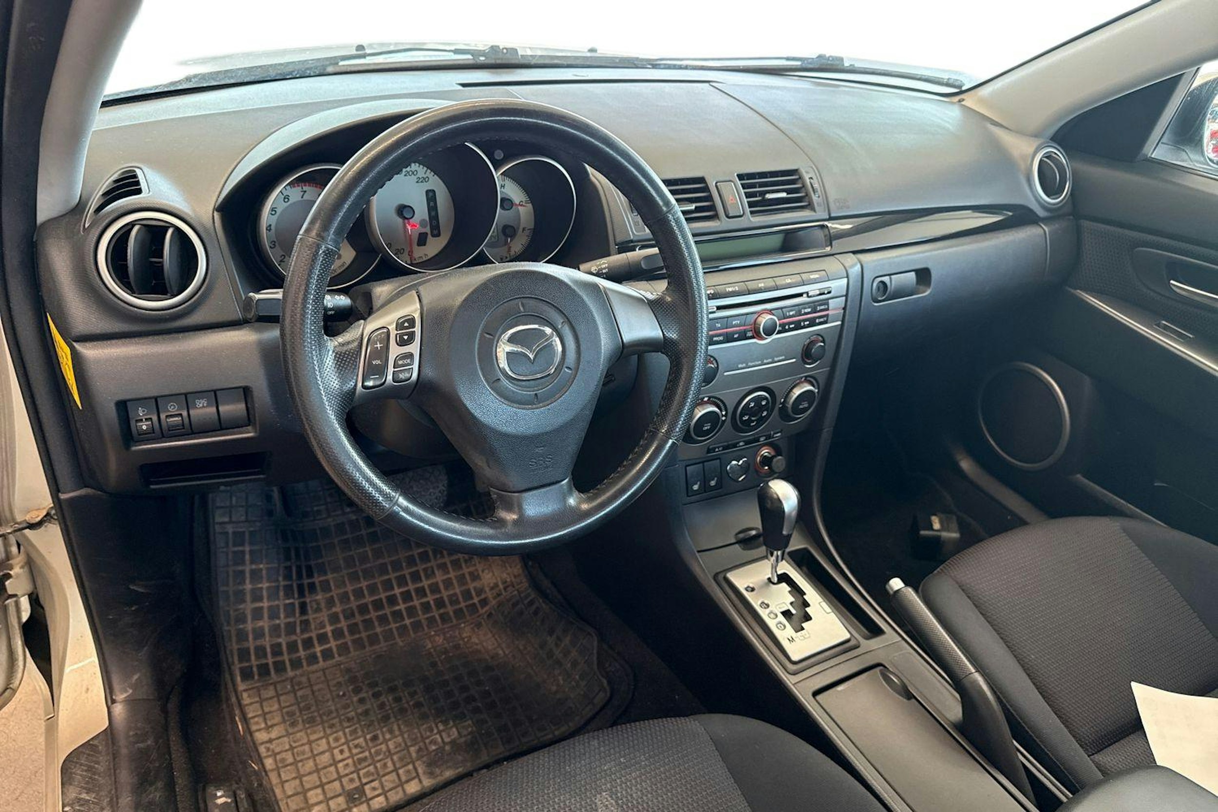 Ruskea (beige) Mazda 3 2008 kuva 7.