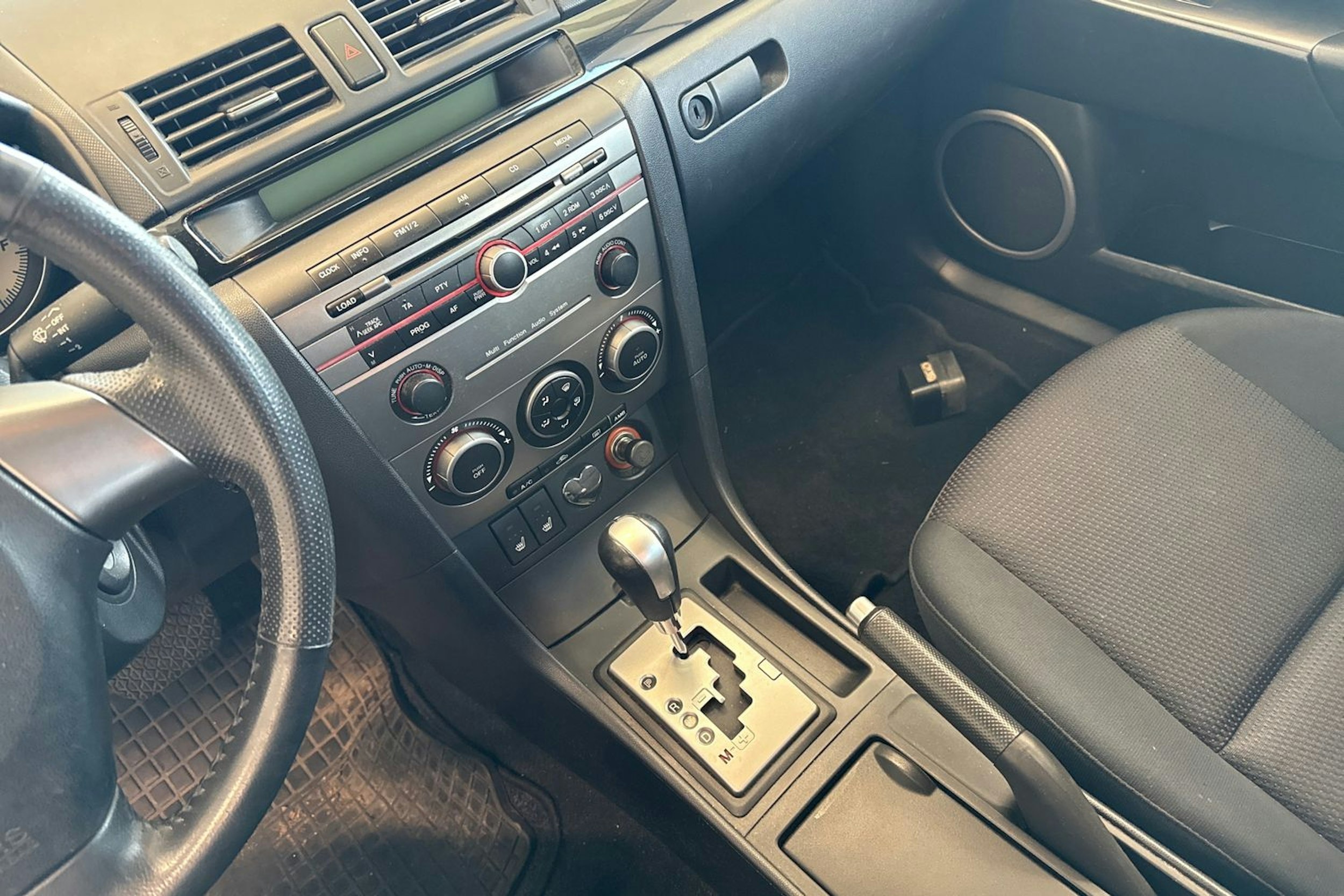 Ruskea (beige) Mazda 3 2008 kuva 17.