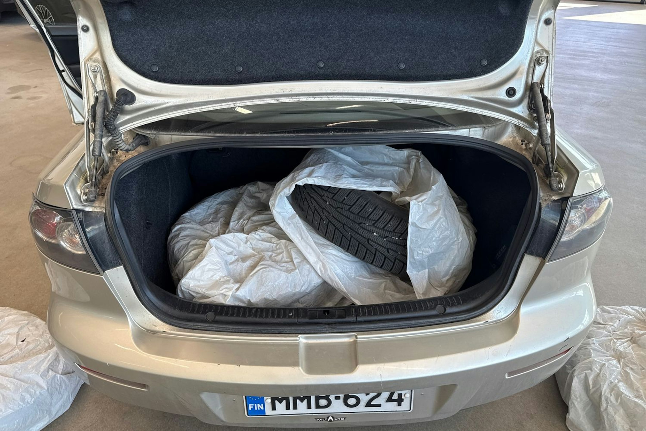 Ruskea (beige) Mazda 3 2008 kuva 18.