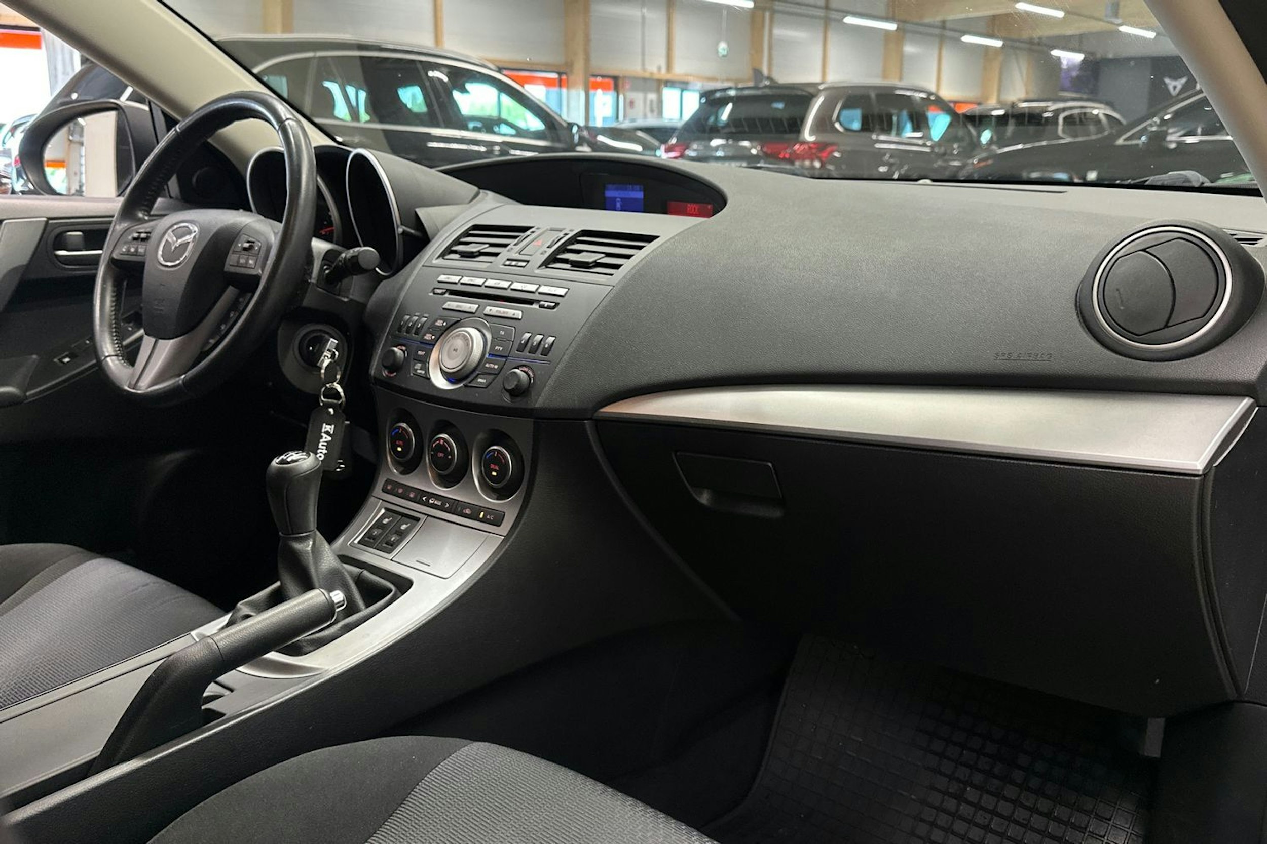 harmaa Mazda 3 2009 kuva 12.