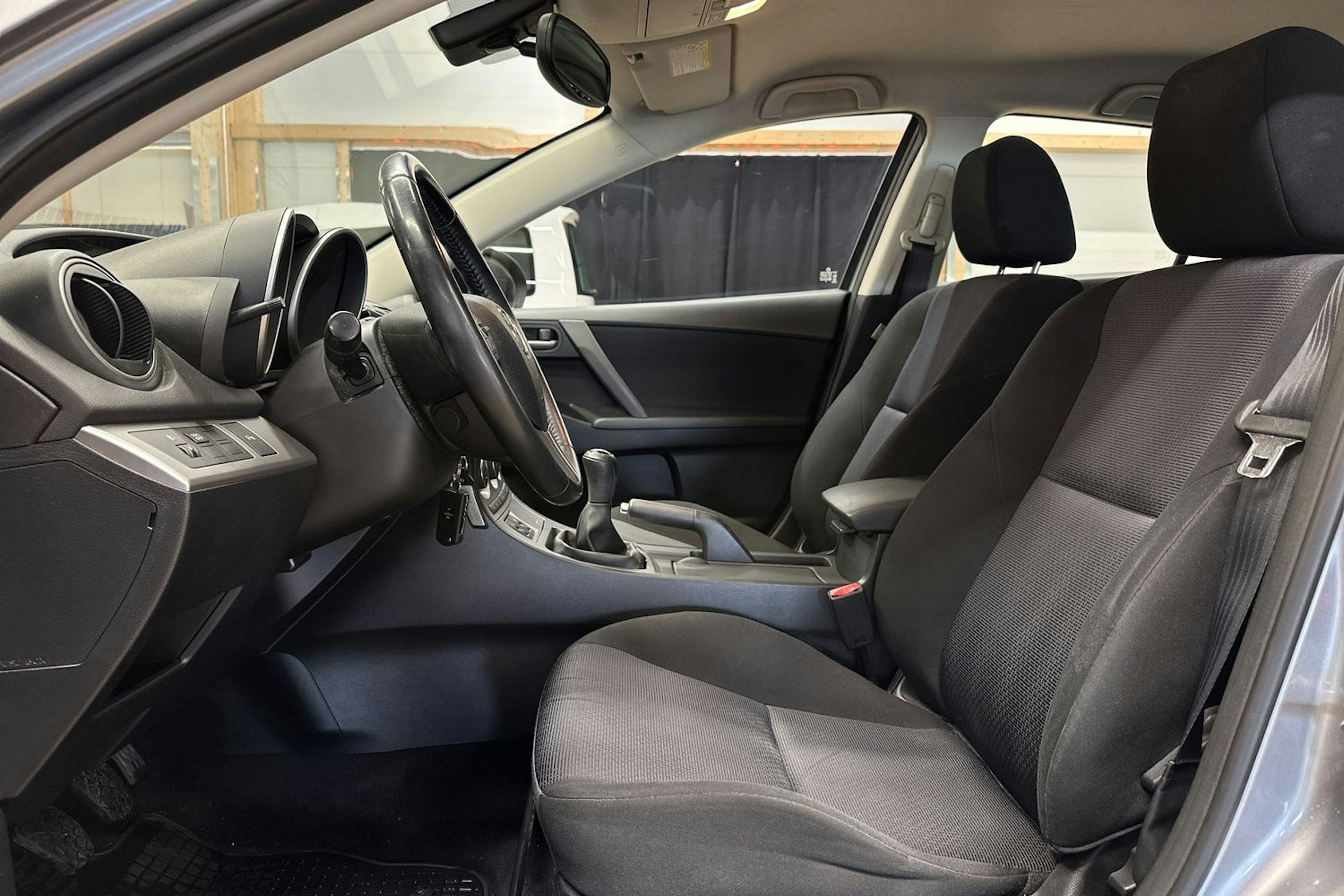 harmaa Mazda 3 2009 kuva 14.