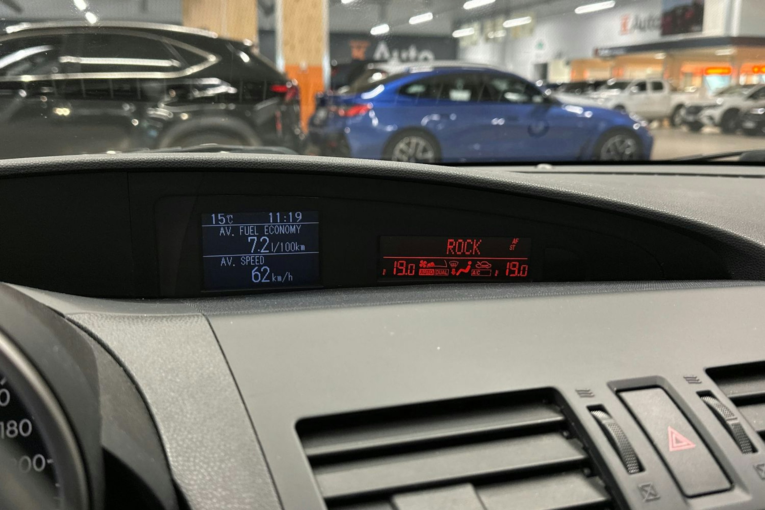 harmaa Mazda 3 2009 kuva 17.