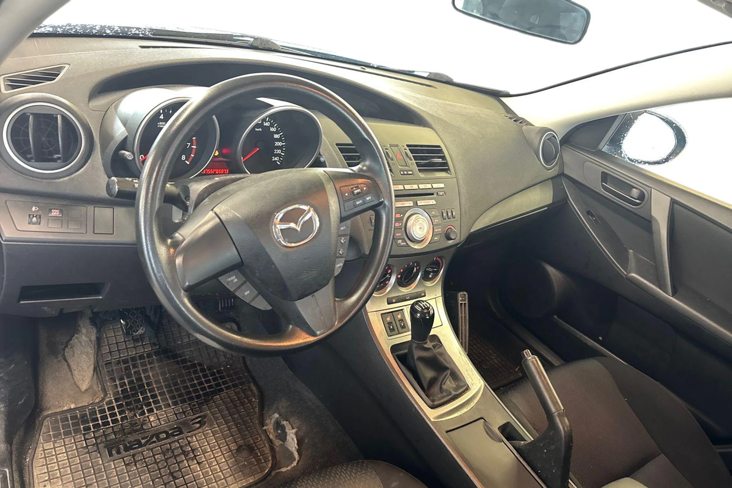 sininen Mazda 3 2009 kuva 3.