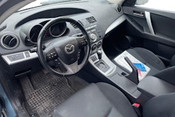 sininen Mazda 3 2011 kuva 3.