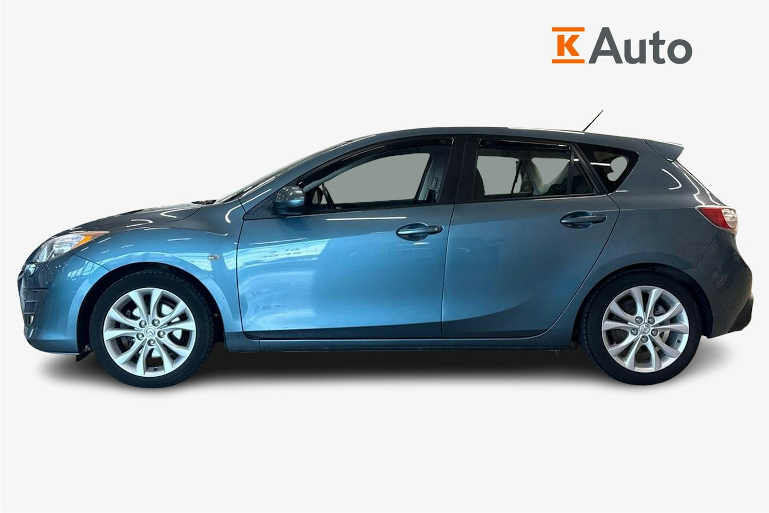 sininen Mazda 3 2011 kuva 6.