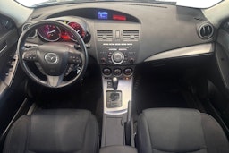 sininen Mazda 3 2011 kuva 9.