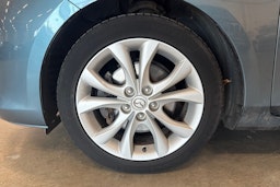 sininen Mazda 3 2011 kuva 11.