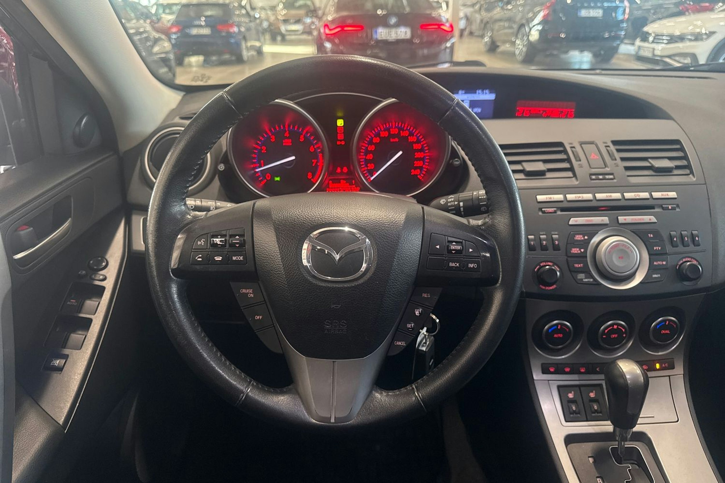 sininen Mazda 3 2011 kuva 14.