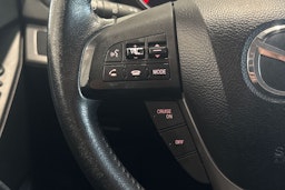 sininen Mazda 3 2011 kuva 15.