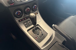 sininen Mazda 3 2011 kuva 19.