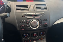 sininen Mazda 3 2011 kuva 20.