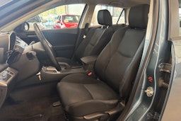 sininen Mazda 3 2011 kuva 22.